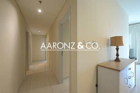 Apartment in Dubai Marina, Dubai, UAE 3 bedrooms, 181 sq.m. № 681185 - photo 12