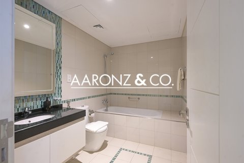 Apartment in Dubai Marina, Dubai, UAE 3 bedrooms, 181 sq.m. № 681185 - photo 14