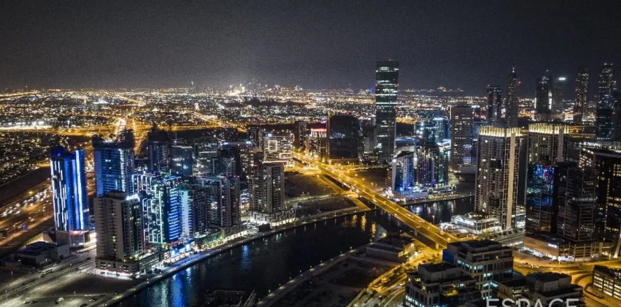 Apartamento em Business Bay, Dubai, EAU 2 quartos, 190 m2 № 660978