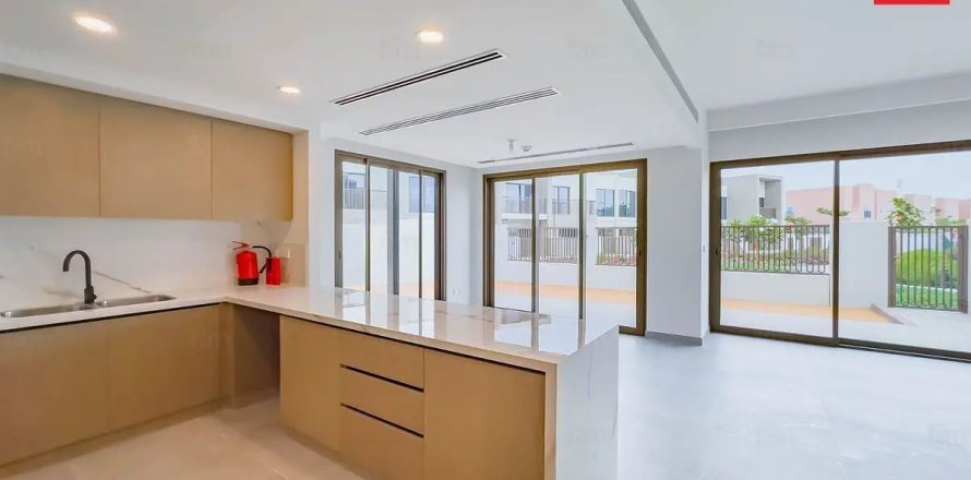 Villa en Dubai, EAU 3 dormitorios, 161.3 m² № 661718