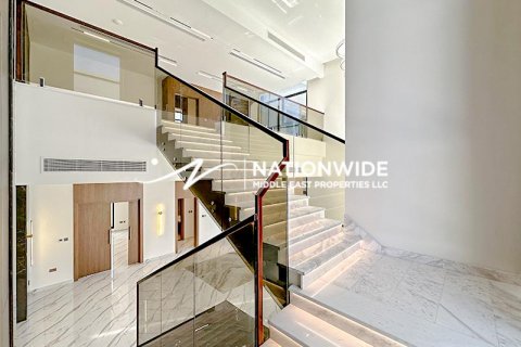 Villa in Abu Dhabi, UAE 5 bedrooms, 962 sq.m. № 629897 - photo 9