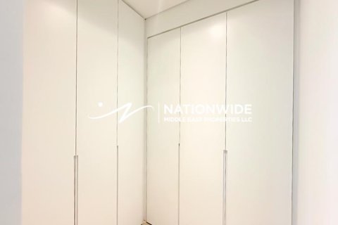 Apartment in Abu Dhabi, UAE 3 bedrooms, 320 sq.m. № 659915 - photo 9