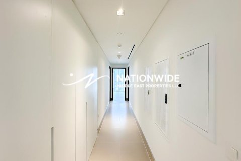 Apartment in Abu Dhabi, UAE 3 bedrooms, 320 sq.m. № 659915 - photo 6