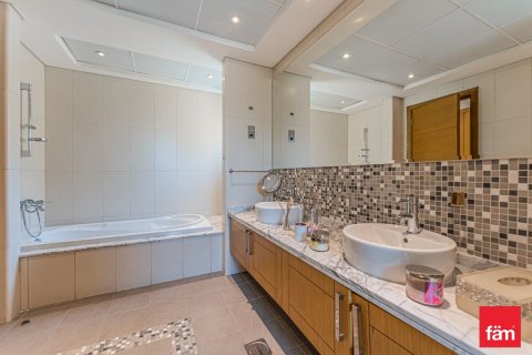 Vilë në Jumeirah Park, Dubai, Emiratet e Bashkuara Arabe 5 dhoma gjumi, 953.9 m2. № 699935 - Foto 20