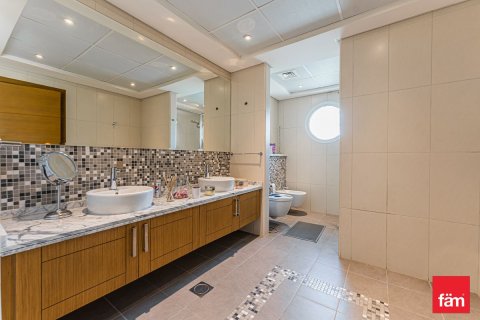 Vilë në Jumeirah Park, Dubai, Emiratet e Bashkuara Arabe 5 dhoma gjumi, 953.9 m2. № 699935 - Foto 18