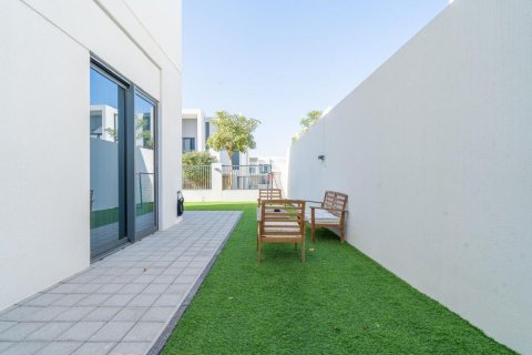 Řadový dům v Dubai, SAE 4 ložnice, 244.8 m² Č.: 699930 - fotografie 3