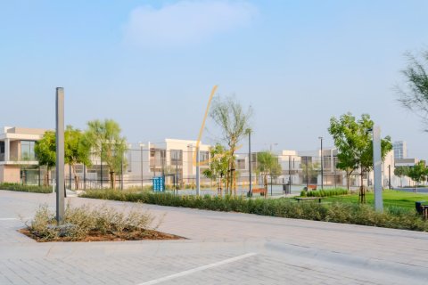 Kuća u nizu u DAMAC Hills (Akoya by DAMAC), Dubai, UAE 5 spavaćih soba, 172 m2 Br. 688482 - fotografija 7