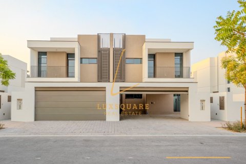 Townhouse in DAMAC Hills (Akoya by DAMAC), Dubai, UAE 5 bedrooms, 172 sq.m. № 688482
