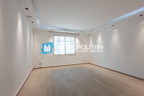 Vilë në Al Bateen, Abu Dhabi, Emiratet e Bashkuara Arabe 7 dhoma gjumi, 450 m2. № 669597 - Foto 6