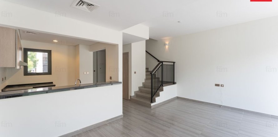 Villetta a schiera a Dubai, EAU 3 camere da letto, 150 mq. № 715629