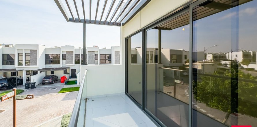 Vilë në Dubai, Emiratet e Bashkuara Arabe 6 dhoma gjumi, 450.9 m2. № 714911