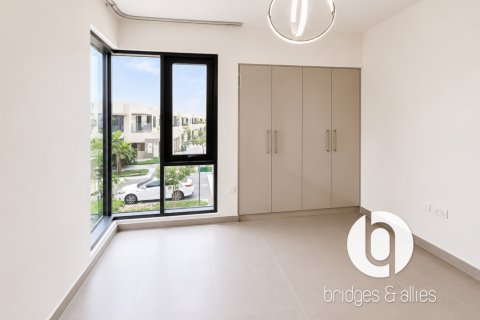 Dubai Hills Estate, UAE의 임대용 빌라 침실 5개, 363제곱미터 번호 766401 - 사진 8