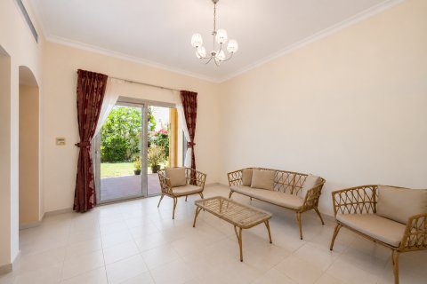 Vila di Meadows, Dubai, UAE 3 bilik tidur, 518.03 meter persegi № 750238 - foto 9