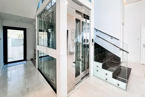 Villa til leie i Dubai, Emiratene 7 soverom, 557.4 kvm Nr. 750234 - Foto 9