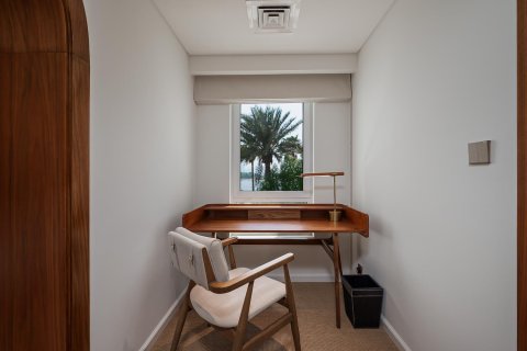 Vila u Al Garhoud, Dubai, UAE 4 spavaćih soba, 334.45 m2 Br. 749769 - fotografija 13