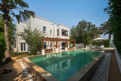 Βίλα σε Al Garhoud, Dubai, ΗΑΕ 4 υπνοδωμάτια, 334.45 τ.μ. Αρ. 749769