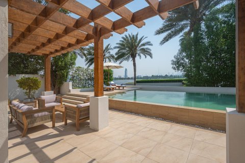 Vila u Al Garhoud, Dubai, UAE 4 spavaćih soba, 334.45 m2 Br. 749769 - fotografija 3