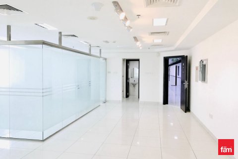 Снять в аренду офис в Аль-Барша, Дубай, ОАЭ 91.8м2, № 647842 - фото 3