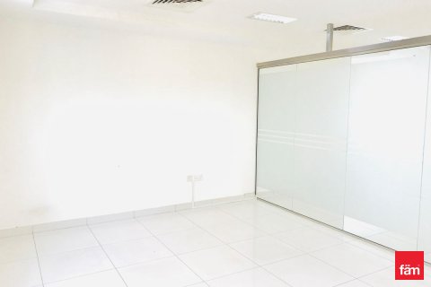 Снять в аренду офис в Аль-Барша, Дубай, ОАЭ 91.8м2, № 647842 - фото 7