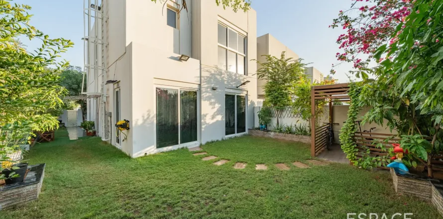 Таунхаус в Мудон, Дубай, ОАЕ 4 спальні, 259м2 № 661057