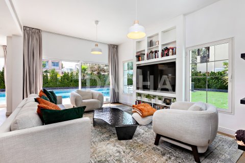Villa till försäljning i Jumeirah Village Triangle, Dubai, UAE 2 sovrum, 250 kvm Nr. 738674 - fotografi 2