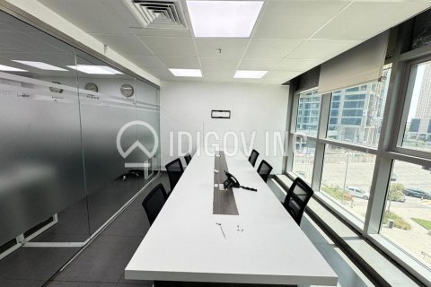 Zyrë në Business Bay, Dubai, Emiratet e Bashkuara Arabe 90 m2. № 633547 - Foto 1
