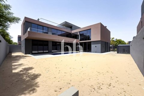 Villa para venda em Tilal City, Sharjah, EAU 5 quartos, 580 m2 № 642749 - foto 1