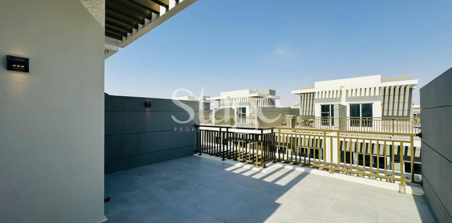 Townhouse sa Dubai, UAE 3 silid-tulugan, 112 sq.m. № 641782
