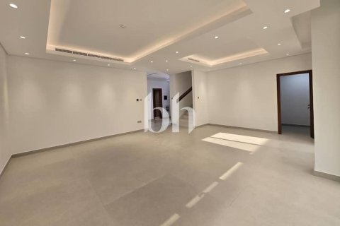 Vila u gradu Sharjah, UAE 3 spavaće sobe, 373 m2 Br. 642648 - Slika 1