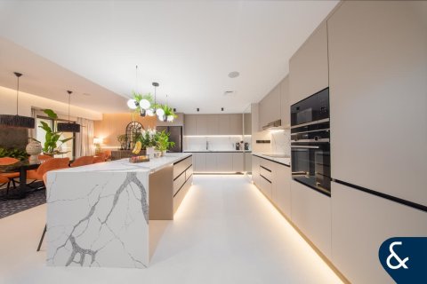 Appartement te koop in Jumeirah Beach Residence, Dubai, VAE 4 slaapkamers, 264 vr.m., nr 684845 - foto 2