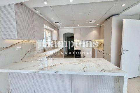 Снять в аренду виллу в The Lakes, Дубай, ОАЭ 4 спальни, 329.06242600м2, № 651369 - фото 10