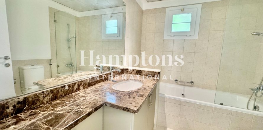 Вилла в The Lakes, Дубай, ОАЭ 4 спальни, 329.062м2 № 651369