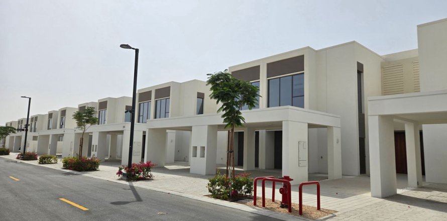 Townhouse in Dubai, UAE 3 bedrooms, 174 sq.m. № 655875