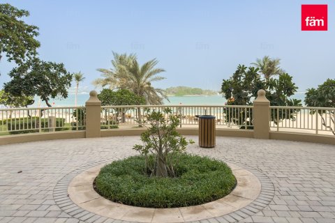Lägenhet till försäljning i Palm Jumeirah, Dubai, UAE 2 sovrum, 183.5 kvm Nr. 655880 - fotografi 12