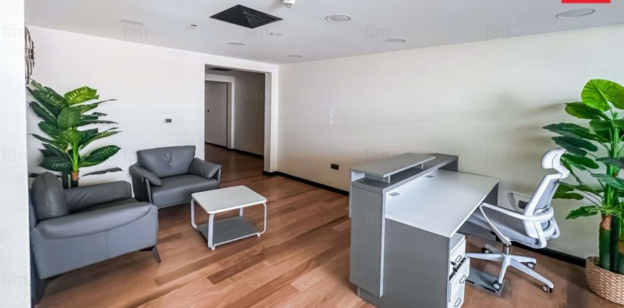 Escritório em Dubai, EAU 79.3 m2 № 655877