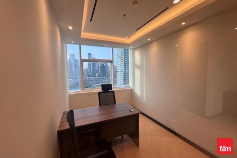 Kontor asukohaga Dubai, AÜE: 79.3 m² Nr 655877