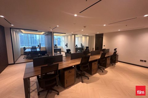 Üürile anda kontor asukohaga Dubai, AÜE: 79.3 m² Nr 655877 - pilt 16