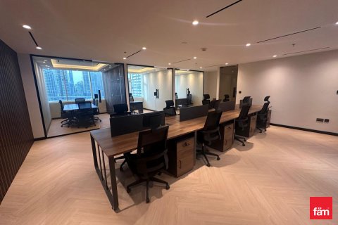 Üürile anda kontor asukohaga Dubai, AÜE: 79.3 m² Nr 655877 - pilt 11