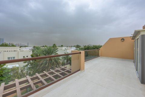 Shtëpi në qytet në Jumeirah Islands, Dubai, Emiratet e Bashkuara Arabe 5 dhoma gjumi, 312 m2. № 700161 - Foto 27