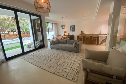 Casa urbana para venda em Jumeirah Islands, Dubai, EAU 5 quartos, 312 m2 № 700161 - foto 3