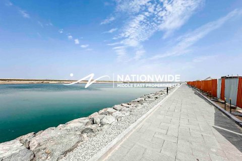 Villa zum Verkauf in Abu Dhabi, VAE 5 Schlafzimmer, 1844 m2 Nr. 650688 - Foto 2