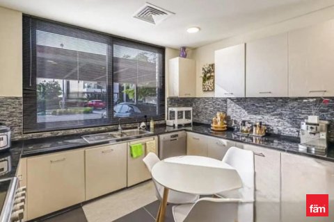 Villa para arrendamento em Dubai, EAU 3 quartos, 260.1 m2 № 652351 - foto 15