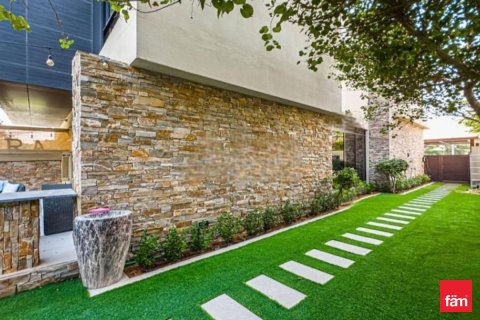 Villa para arrendamento em Dubai, EAU 3 quartos, 260.1 m2 № 652351 - foto 17