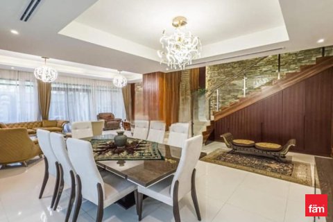 Villa para arrendamento em Dubai, EAU 3 quartos, 260.1 m2 № 652351 - foto 2
