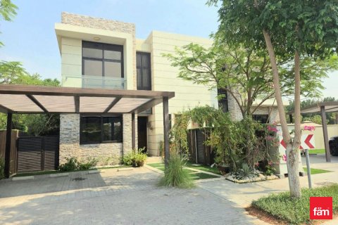 Villa para arrendamento em Dubai, EAU 3 quartos, 260.1 m2 № 652351 - foto 1