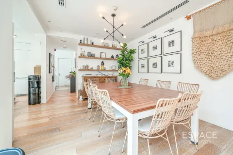 خانه شهری برای فروش در  Jumeirah Village Circle، Dubai، امارات متحده عربی  4 خوابه ، 189 متر مربع ، شماره 661140 - تصویر 4