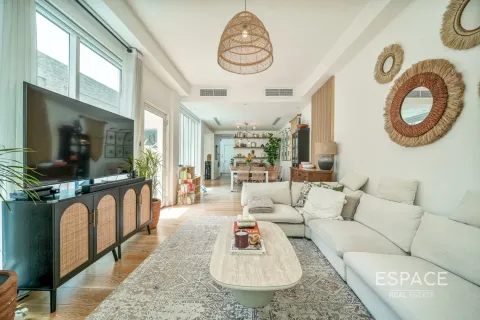 خانه شهری برای فروش در  Jumeirah Village Circle، Dubai، امارات متحده عربی  4 خوابه ، 189 متر مربع ، شماره 661140 - تصویر 2