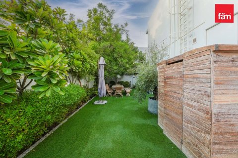 Řadový dům v Dubai, SAE 3 ložnice, 323.8 m² Č.: 638174 - fotografie 9