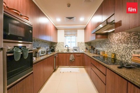 Řadový dům v Dubai, SAE 3 ložnice, 323.8 m² Č.: 638174 - fotografie 6
