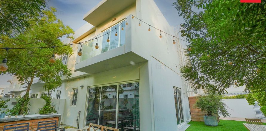 Řadový dům v Dubai, SAE 3 ložnice, 323.8 m² Č.: 638174